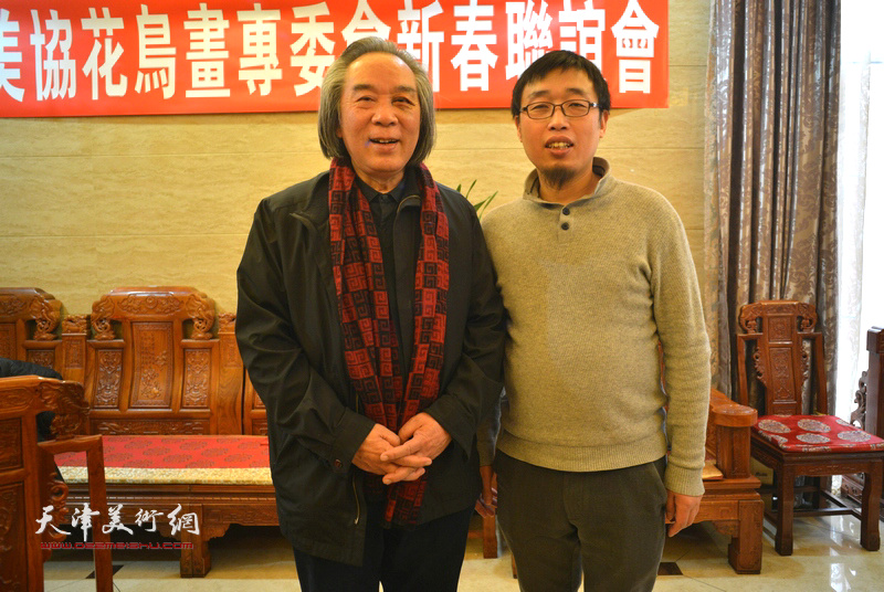 霍春阳、张枕石在天津美协花鸟画专委会新春联谊会上。