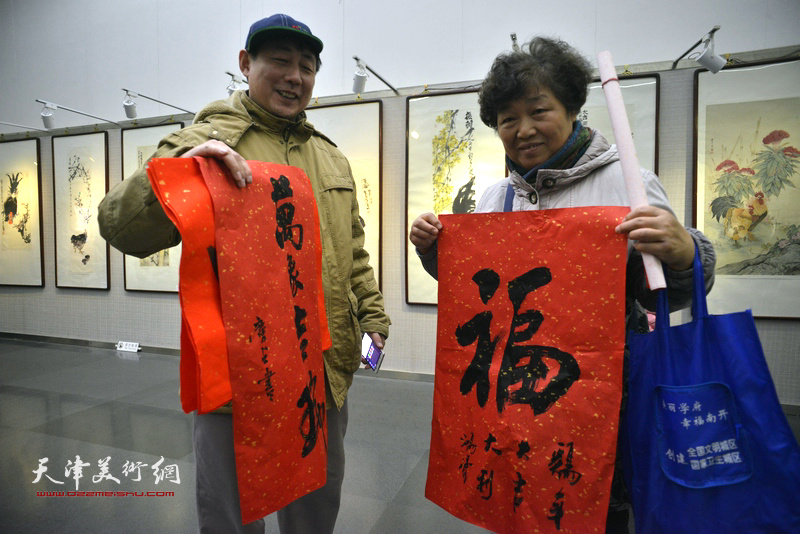 “丁酉大吉一一全国名家画鸡作品展”1月26日在天津图书馆艺术展厅开幕。