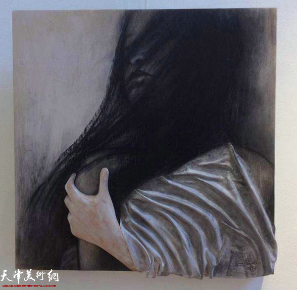 旅美天津籍女雕塑家、画家黄瑾个展作品。