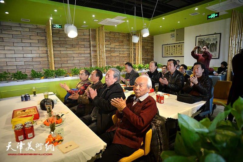 “天津湖社画会首届会员代表大会”现场。