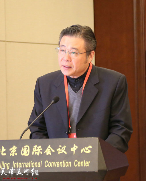 中国美协分党组成员、副秘书长杜军通报2016年美术作品展览情况 