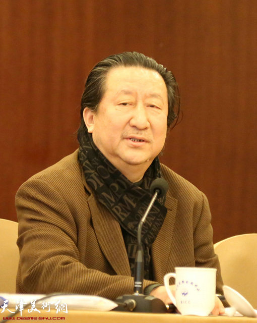 中国美协副主席杨晓阳发言