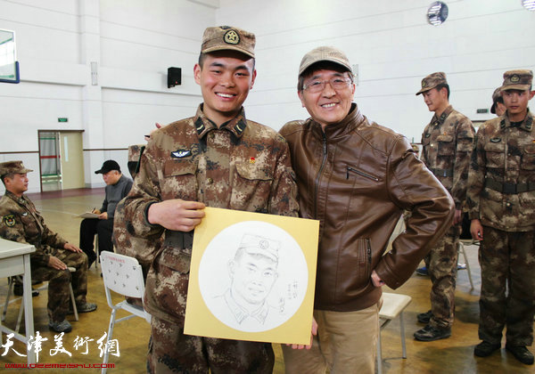 画家刘武进为战士画肖像