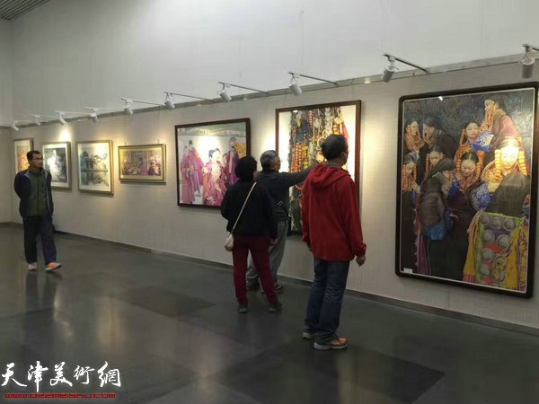 “纯粹无界·壹柒·张新佳 、焦小红 、乔晋津三人展”布展