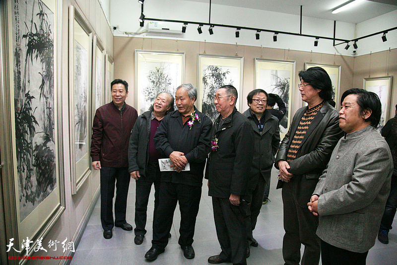 叶对根的情意--史振岭君子之风花鸟画展