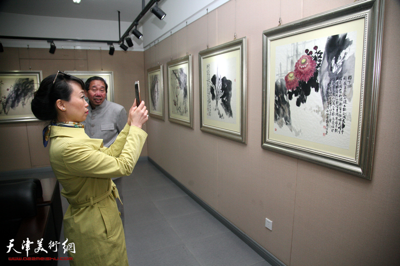 叶对根的情意--史振岭君子之风花鸟画展