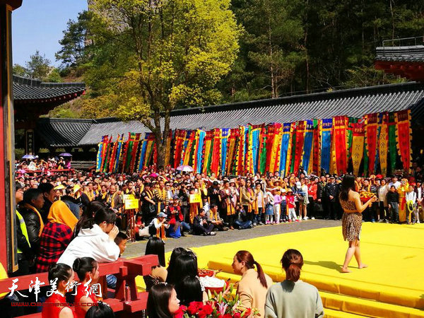 丁酉（2017）年浙江缙云海峡两岸共祭轩辕黄帝大典现场。