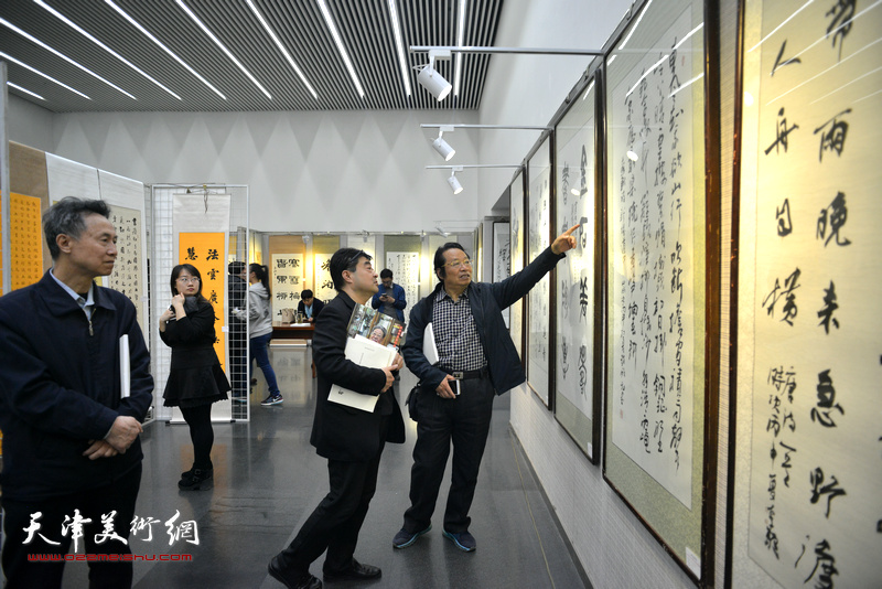“邢襄墨韵—纪念白寿章诞辰120周年书画精品巡回展”现场。