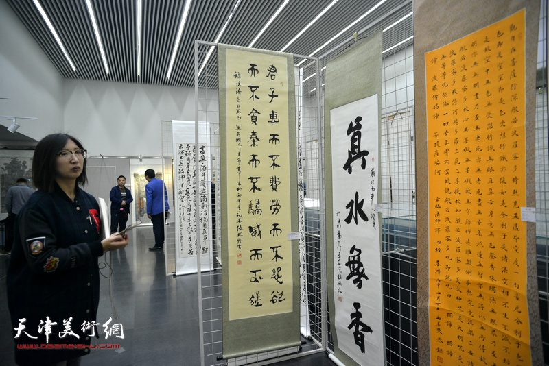 “邢襄墨韵—纪念白寿章诞辰120周年书画精品巡回展”现场。