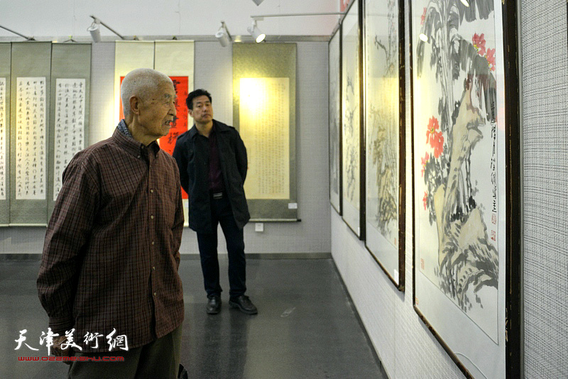 “邢襄墨韵—纪念白寿章诞辰120周年书画精品巡回展”现场。