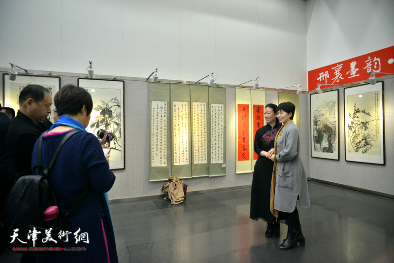 “邢襄墨韵—纪念白寿章诞辰120周年书画精品巡回展”现场。