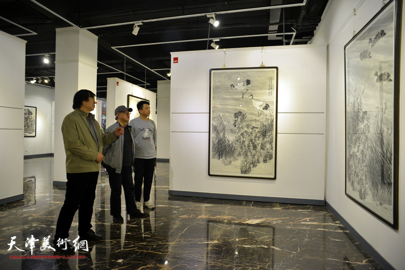 散如味道·水木清华-郑连群水境花鸟巨制画展