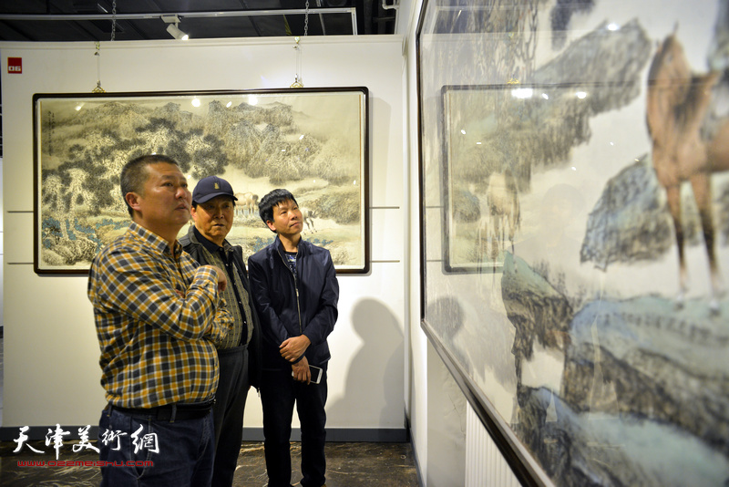 散如味道·水木清华-郑连群水境花鸟巨制画展