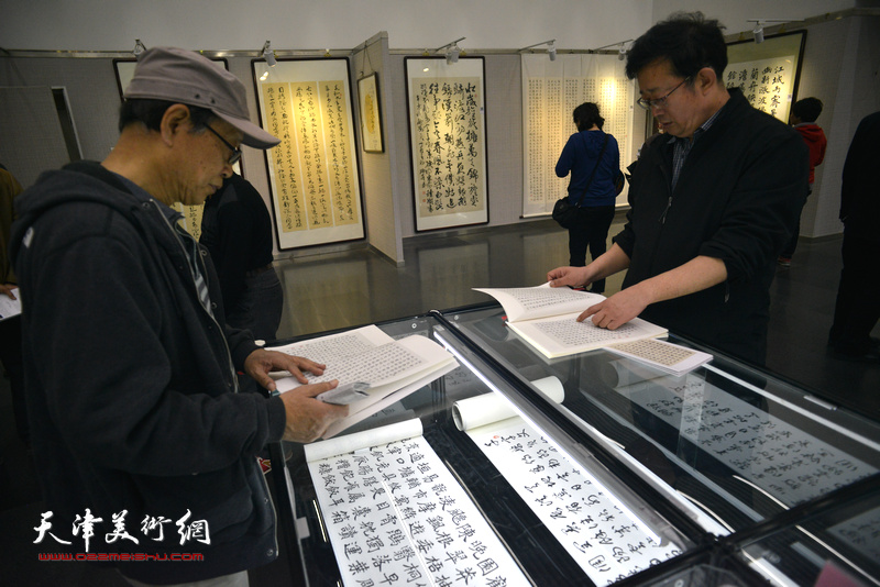 况瑞峰书八体千字文展