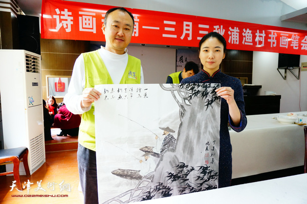 柴博森在书画笔会上。