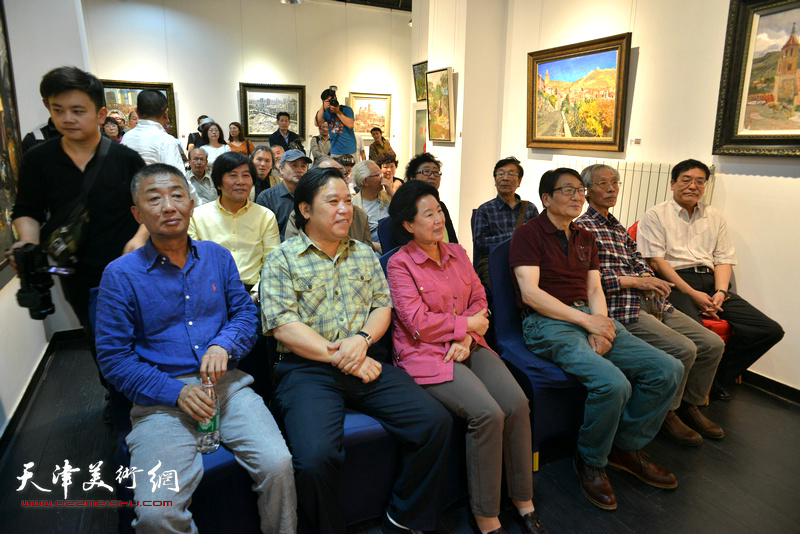 张胜绘画专题研究观摩展昨天（5月6日）在玺朗艺术中心开幕。
