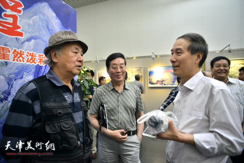 贺建国霍然泼彩艺术展