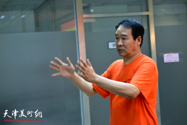 马寒松漫谈人物画创作。