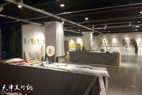 天津美术学院研培成果展现场。