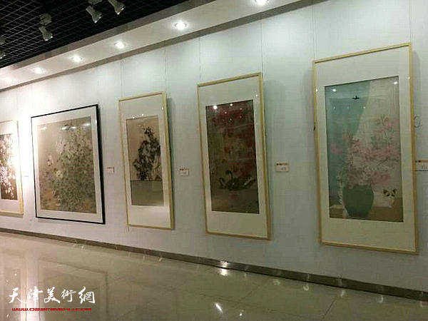 “好好学习一2017贾广健花鸟画工作室毕业作品展”现场。