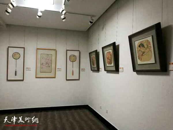 “好好学习一2017贾广健花鸟画工作室毕业作品展”现场。