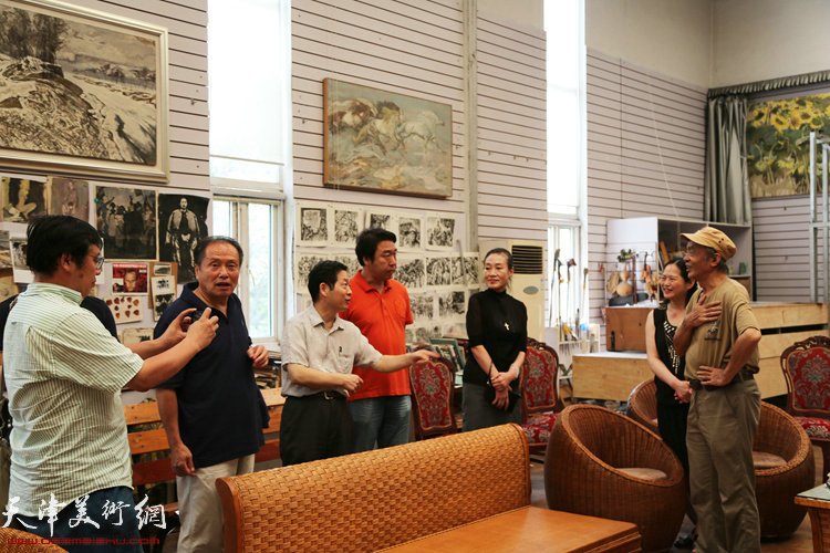 中国美协赴著名美术家沈尧伊工作室开展“两学一做”主题党日活动