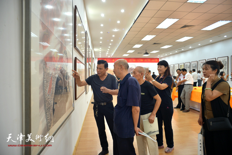 “心象·墨韵”范扬人物画作品展现场。