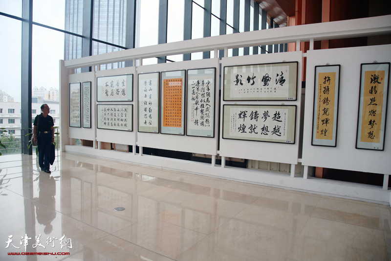 第十三届全运会天津体育文化作品展在博物馆开