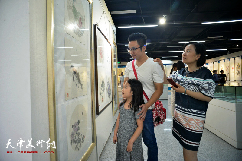“水印——张春蕾、范宁、郑伟、岳立兴书画展”9月9日在河西区文化中心美术馆开幕。