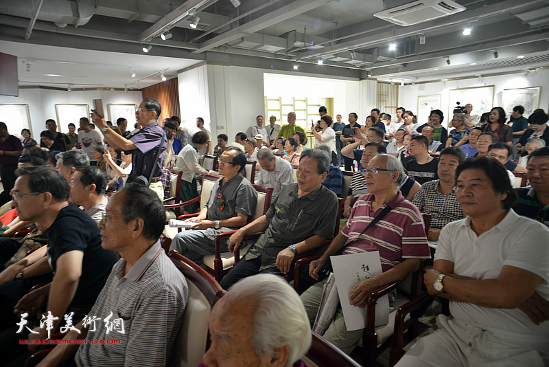 柴寿武、杨惠东、霍然、蔡金顺、高学年在画展开幕仪式现场。