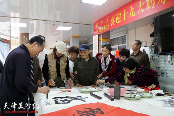 书画家走进南营门街鹤寿养老院