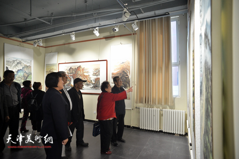 “心系桑梓·情系太行—曲学真山水画作品展”在邢台李智纲美术馆开幕。