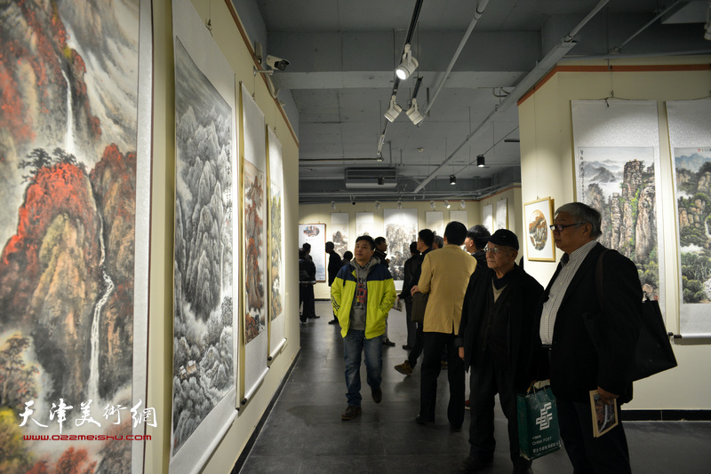 “心系桑梓·情系太行—曲学真山水画作品展”在邢台李智纲美术馆开幕。