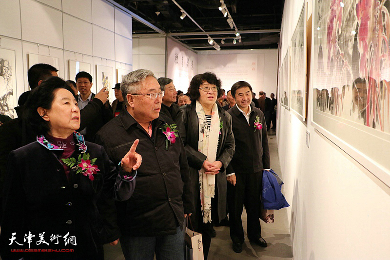 王欢来意象彩墨回乡书画展