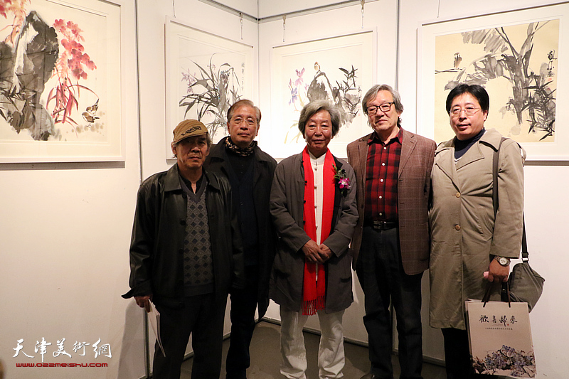 王欢来意象彩墨回乡书画展