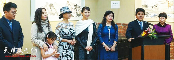 中国驻纽约总领事馆文化参赞李立言到场祝贺。