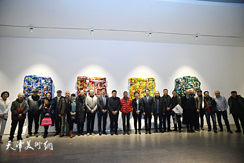 首届“艺术天津—艺术改变城市”大型主题艺术活动，于2017年12月8日在北宁文化创意中心拉开帷幕。