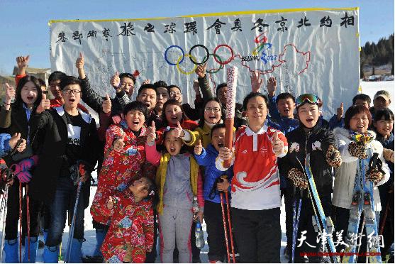 张大功在青州驼山滑雪场宣传北京冬奥会