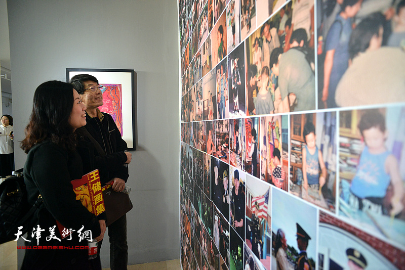 “电影人眼中的色彩·绘影——王储作品展”现场。