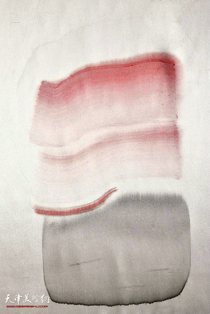 《囡》48x52cm  2013 绢本水墨及综合材料