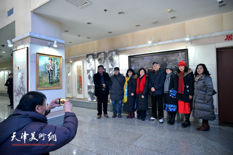 艺术家到人民中去作品展