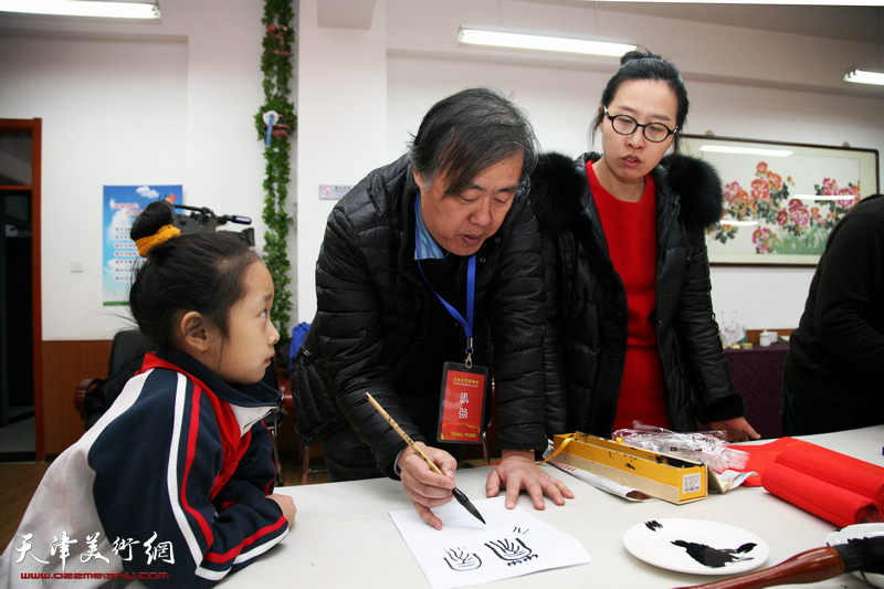 天津市书法家小分队走进滨海新区工农村小学送文化