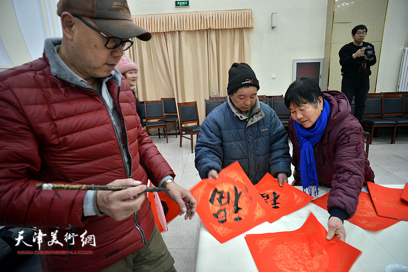 到人民中去-天津画院、宝坻书画院艺术家文化下乡活动