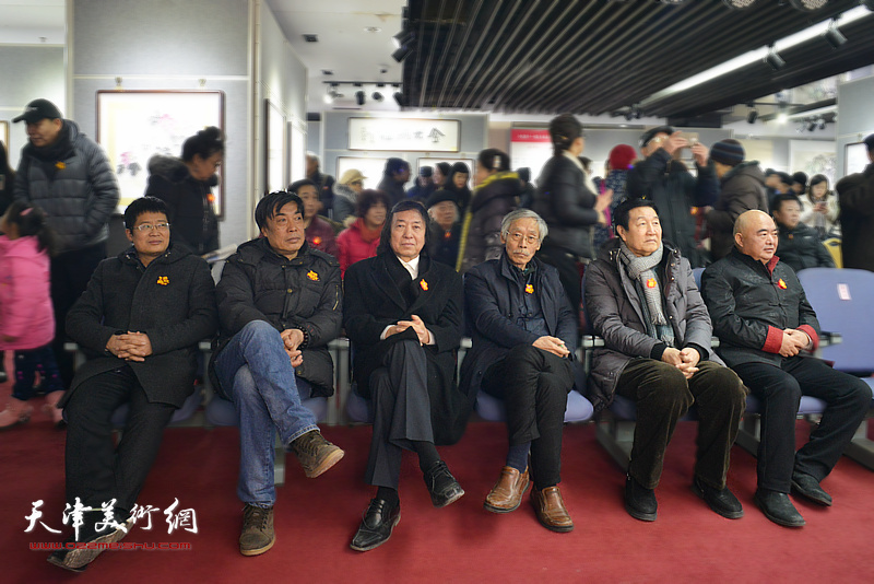 左起：阎勇、杜晓光、刘新华、姚景卿、张金方、尹沧海在开幕仪式上。