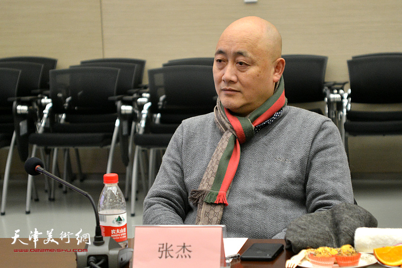 张杰在主题艺术研讨会上。