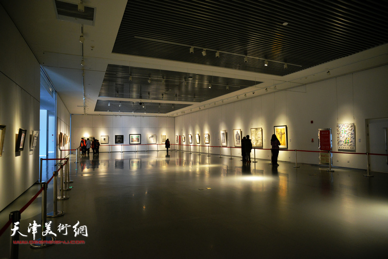 2018中国高等美术院校教师纸本绘画作品展在滨海新区美术馆开幕。