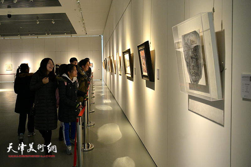 2018中国高等美术院校教师纸本绘画作品展在滨海新区美术馆开幕。