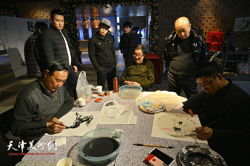 著名画家陈幼白、卢东昇在活动现场。