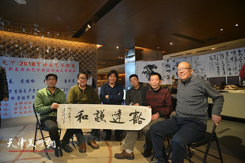 左起：卢炳剑、卢贵友、高学年、卢东昇、李锡良、贾春明在活动现场。