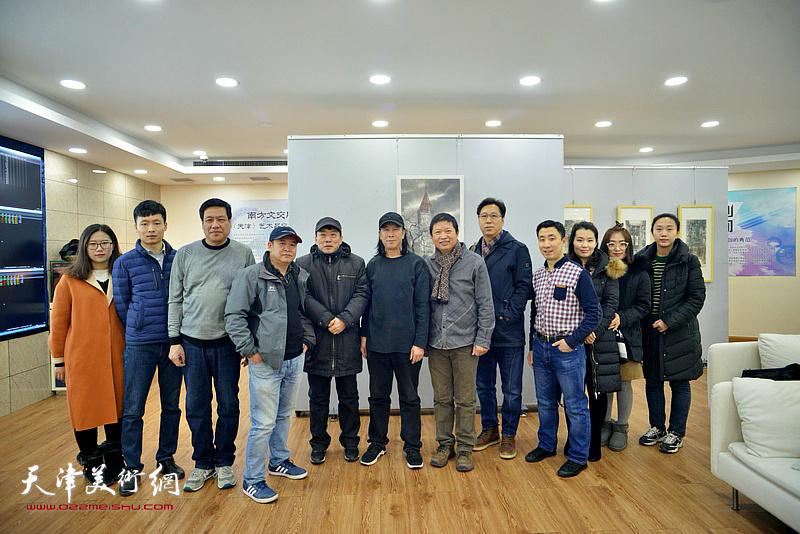 “意风情，迎新春—魏瑞江都市水墨作品展”2月7日在颐和艺述空间开幕。